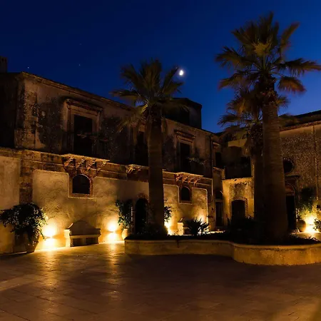 Borgo Del Carato Resort Solarino